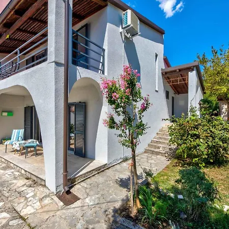 In 41671 Vikendica Crikvenica