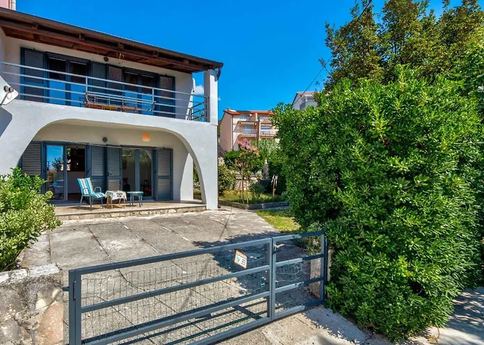 In 41671 Vikendica Crikvenica
